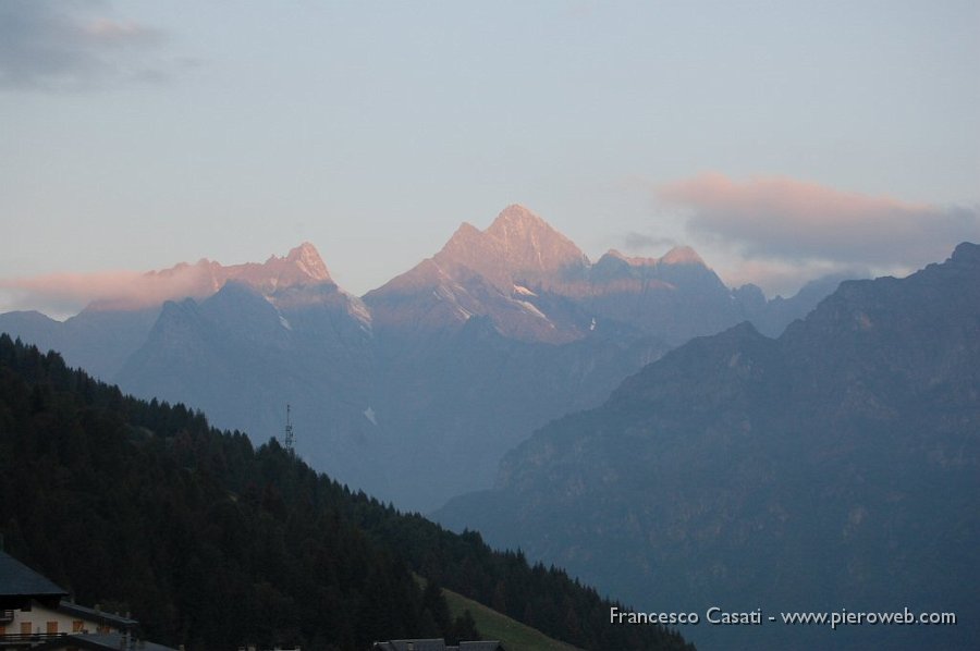 1-Il Diavolo di Tenda tinto di rosa all'alba.jpg